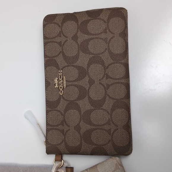 Coach CJ721 Corner Zip Trio In Signature Canvas Gold/Khaki Multi (Firm Price) - Picture 8 of 16